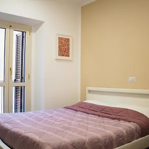 https://la-stanza-del-foscolo.it-lombardy.com